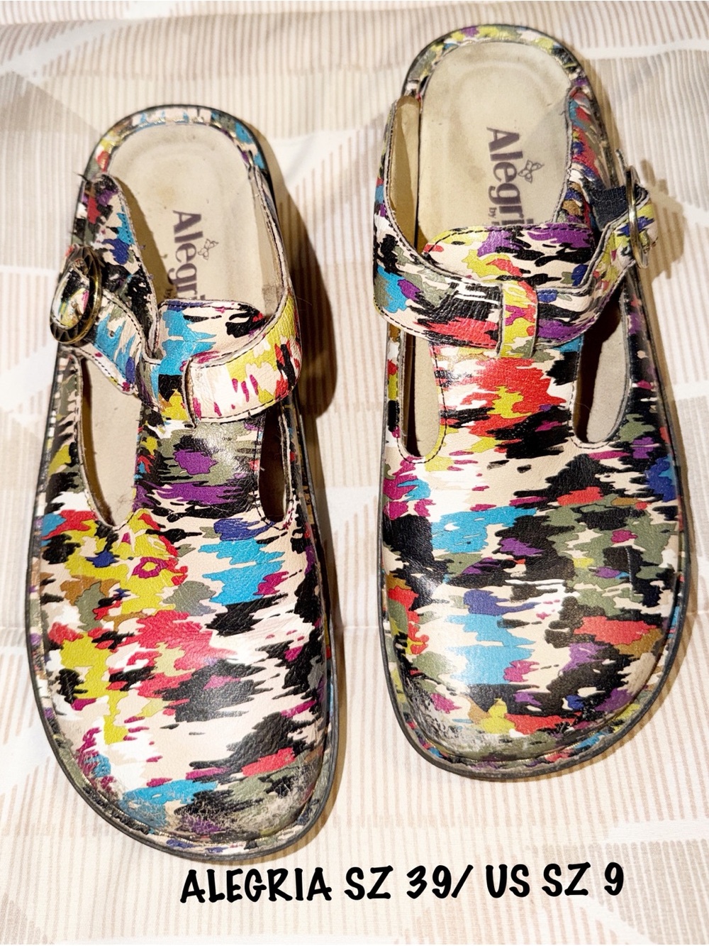 Alegria Multicolor Abstract Print Mary Jane Clogs GUC SZ 9